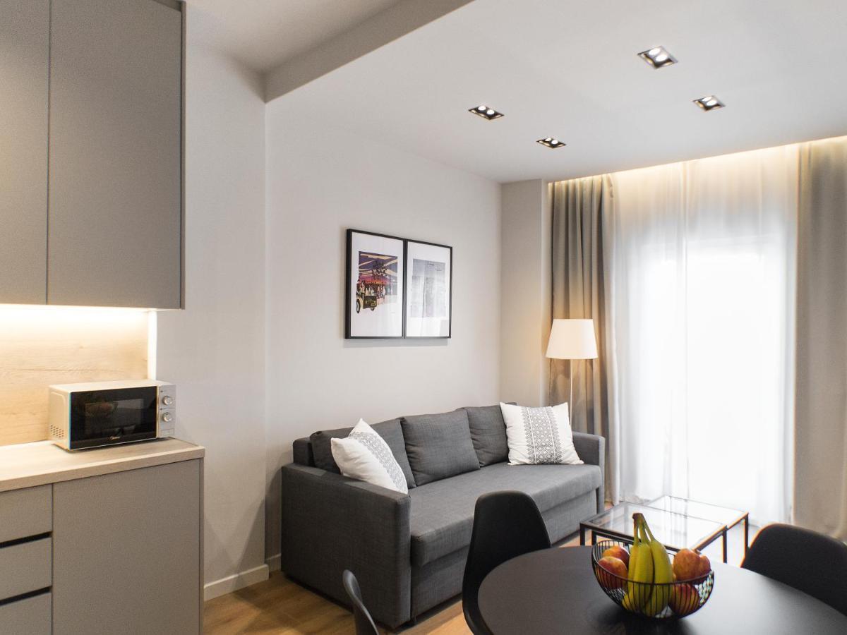 Stylish And Renovated Retreat In Thessaloniki: Cozy At Ioulianou 33 * Soluň