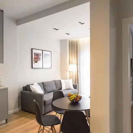 Stylish And Renovated Retreat In Thessaloniki: Cozy Apartment At Ioulianou 33 Exterior foto